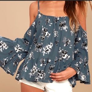 Lulu’s | Floral Cold Shoulder Top